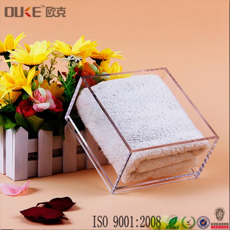 China Wholesale Plexiglass Box .jpg