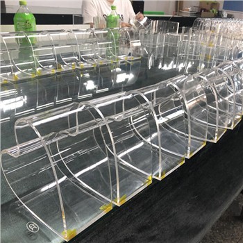 Благодарим ви, че поръчахте акрилна кутия със сърце